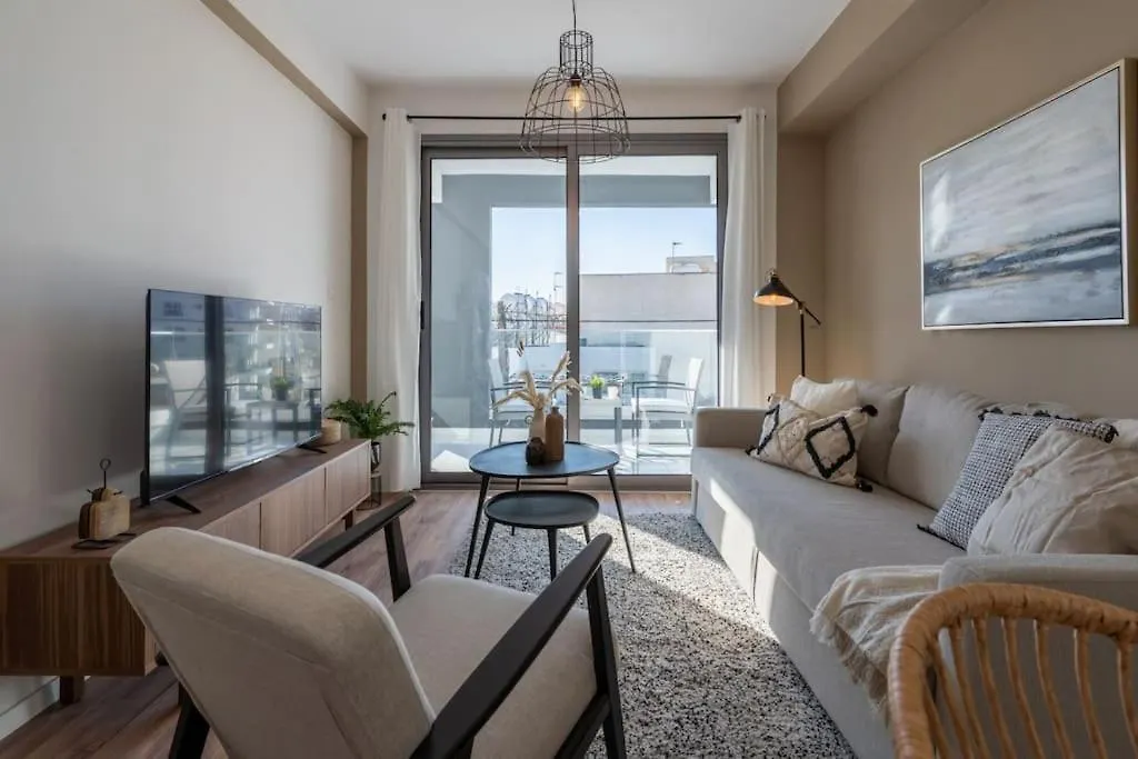 Stars 1-Bedroom Apartment In Larnaca